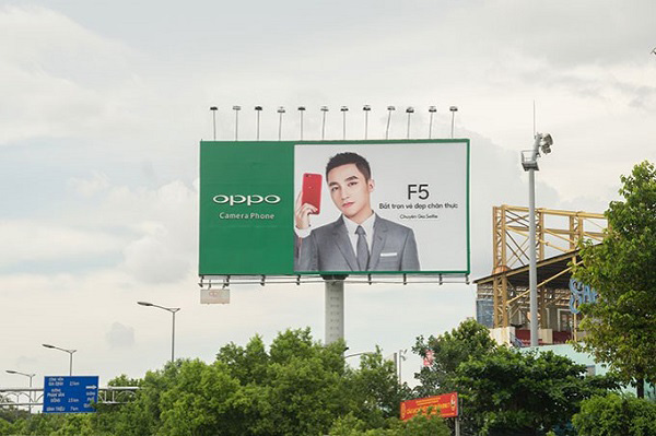 Quảng cáo Pano tại ngã 5 Lò Đúc – Trần Khát Chân, Hà Nội