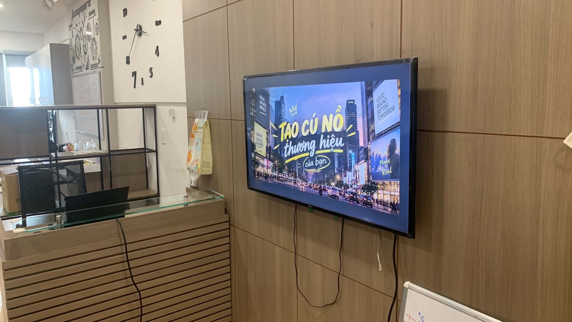 Billboard TV SAMSUNG phòng 7.35
