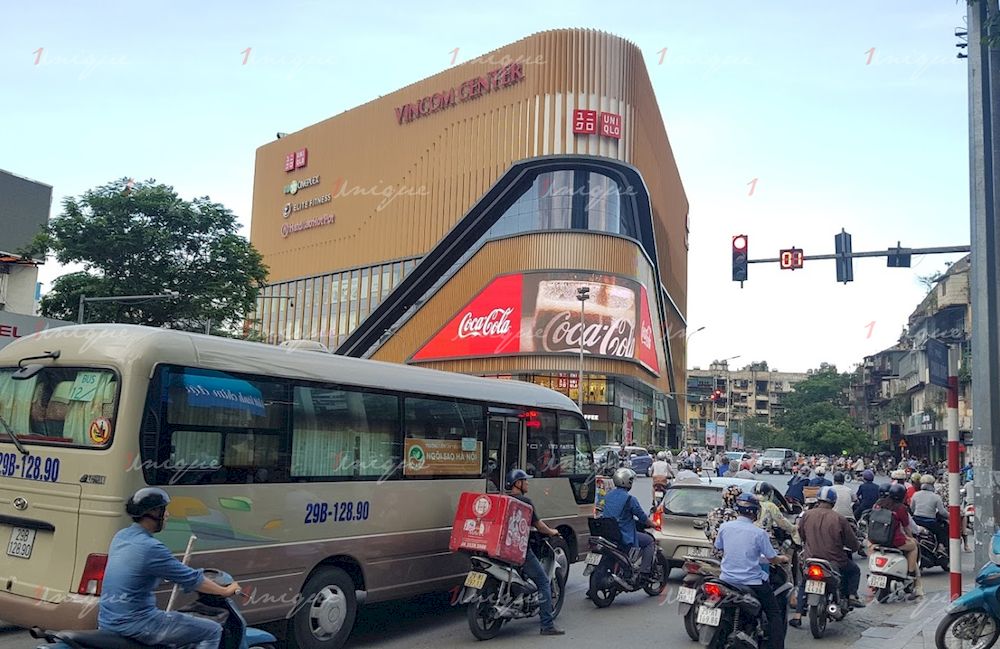 Billboard Láng Center View