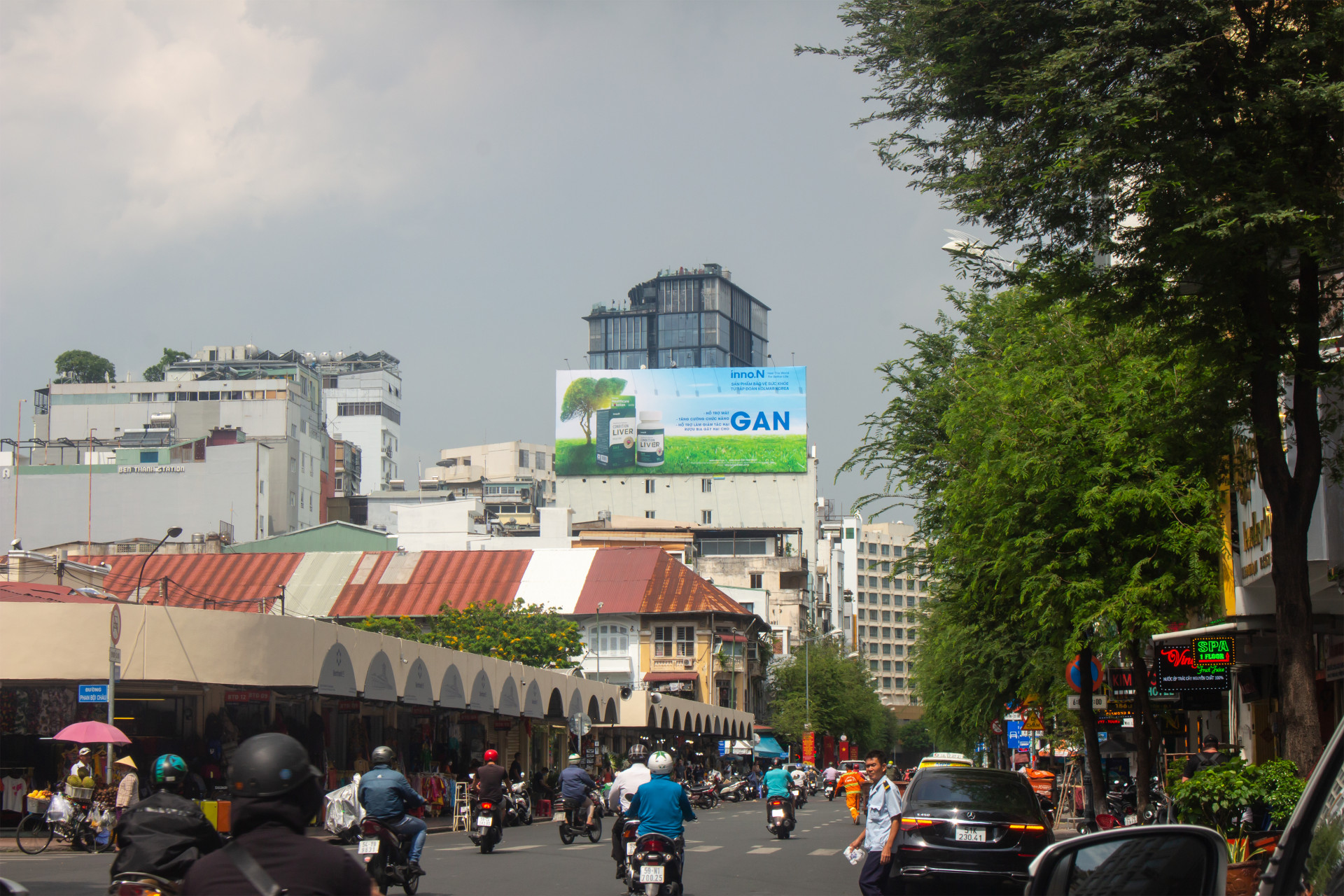 Billboard Khu vực chợ Bến Thành