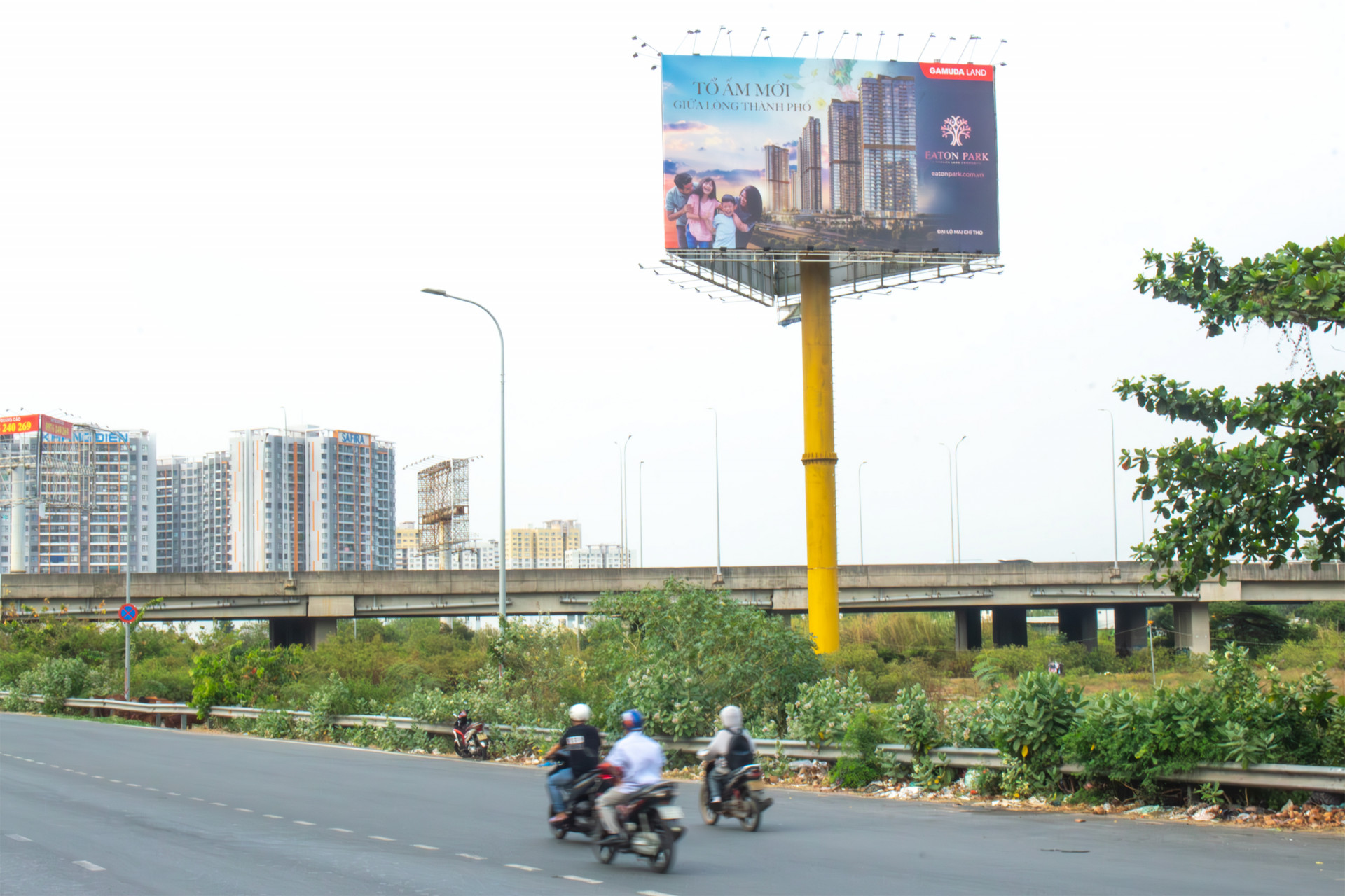 Billboard KM 4+6000 nút giao Võ Chí Công – Cao tốc Long Thành - Dầu Giây