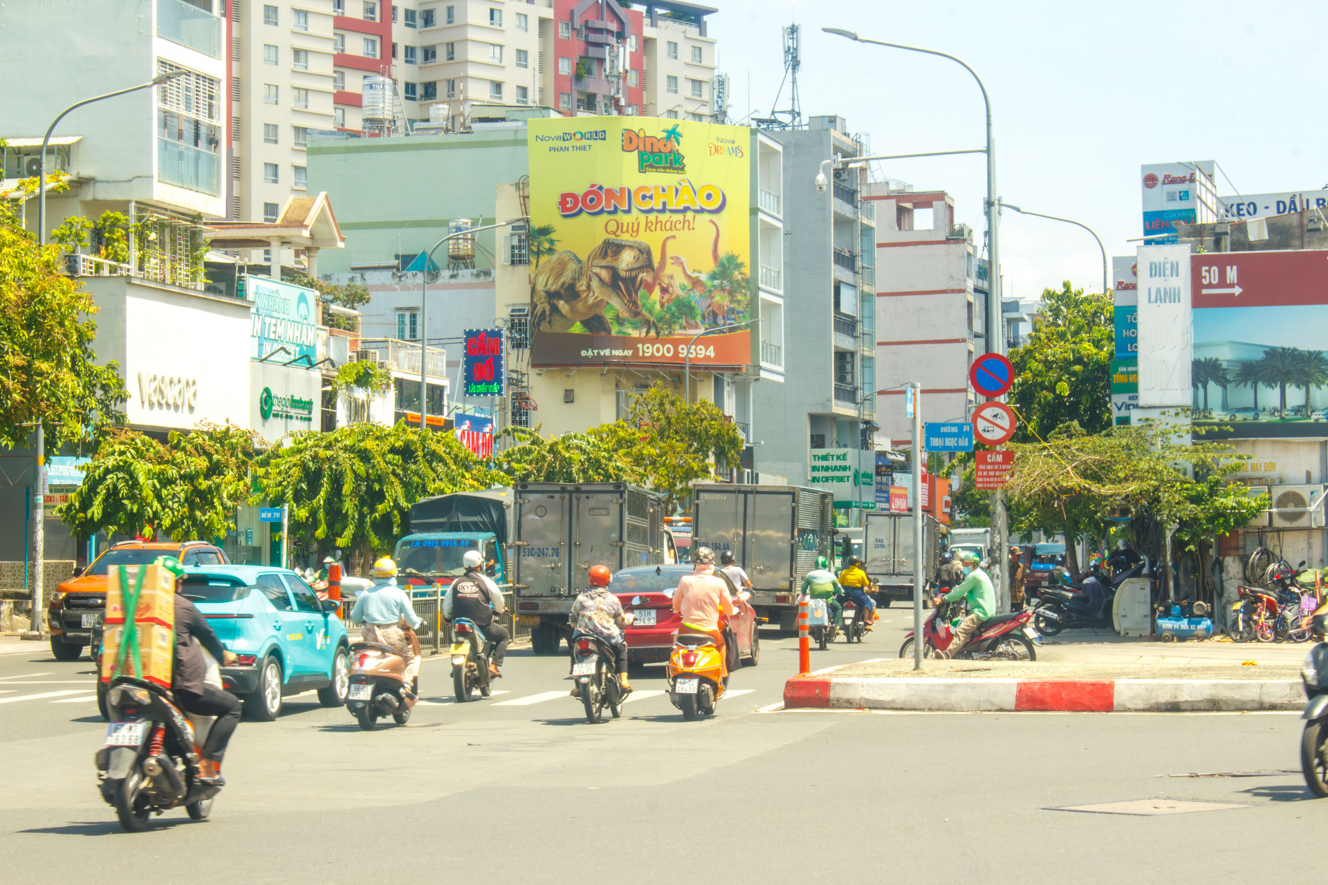 Billboard Số 729 Luỹ Bán Bích, Phường Hoà Thành, Quận Tân Phú