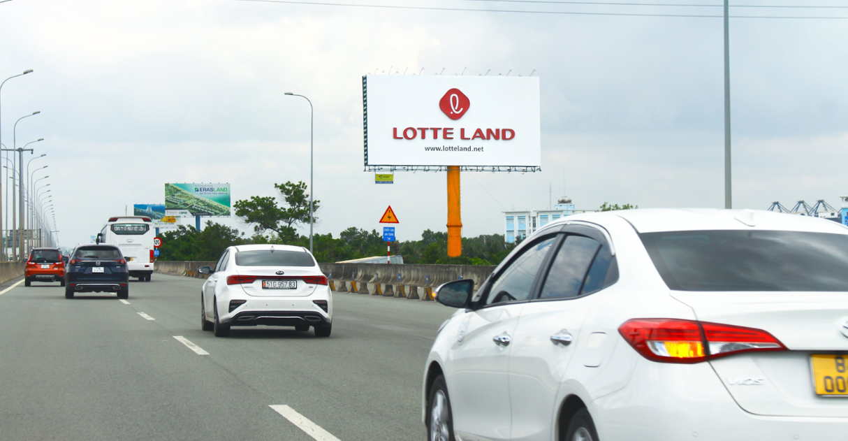 Billboard Đường dẫn cao tốc, P. Phú Hữu, Q.9