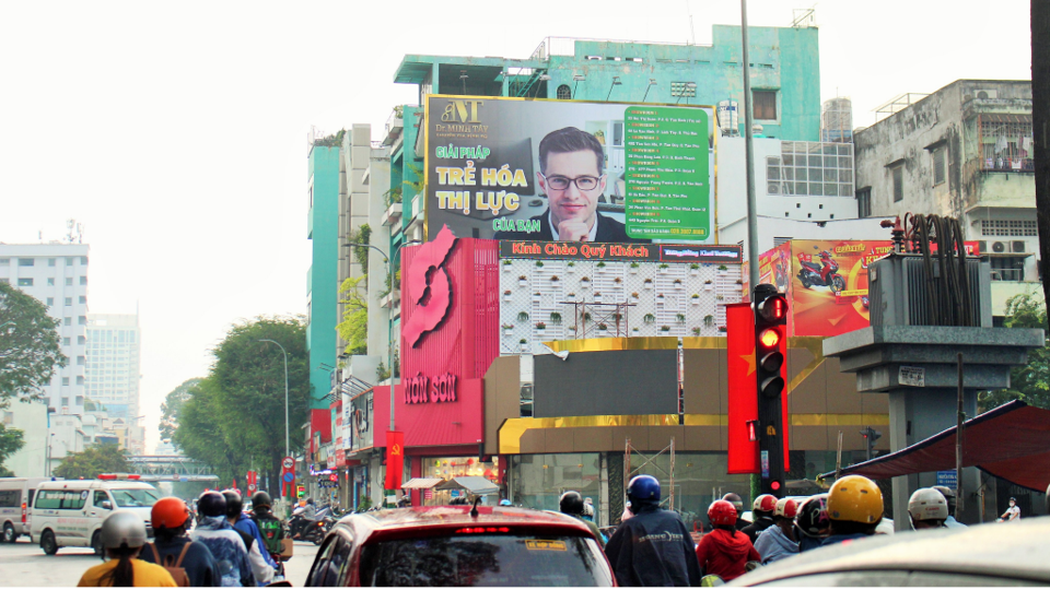 Billboard Ngã 5 Nguyễn Trãi - Trần Phú