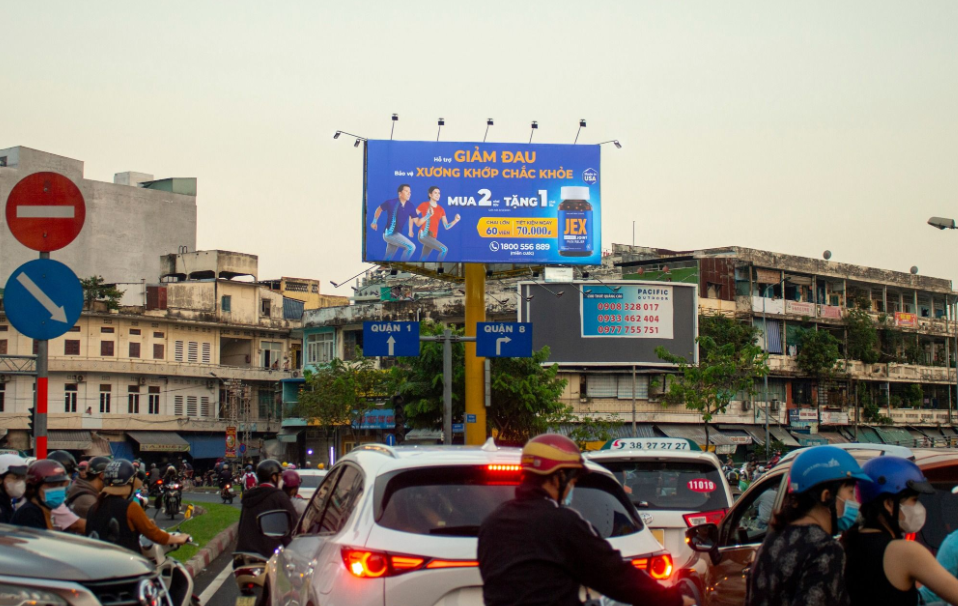 Billboard Tiểu đảo cầu Chà Và (đường Hải Thượng Lãn Ông), Quận 5, Tp. Hồ Chí Minh