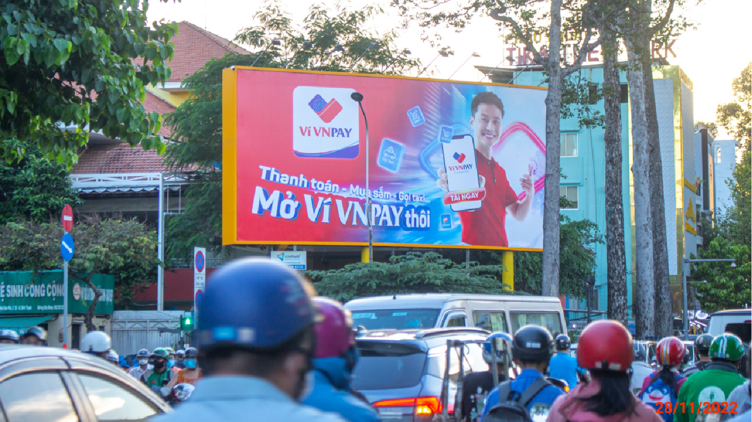 Billboard Nguyễn Trãi - Nguyễn Văn Cừ