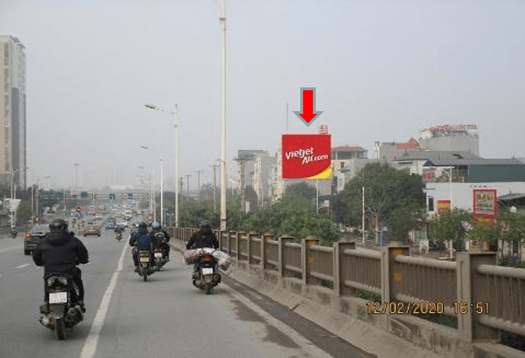 Bảng quảng cáo ngoài trời chân cầu Vĩnh Tuy (Hướng Trung Tâm Hà Nội – Aeon Long Biên)