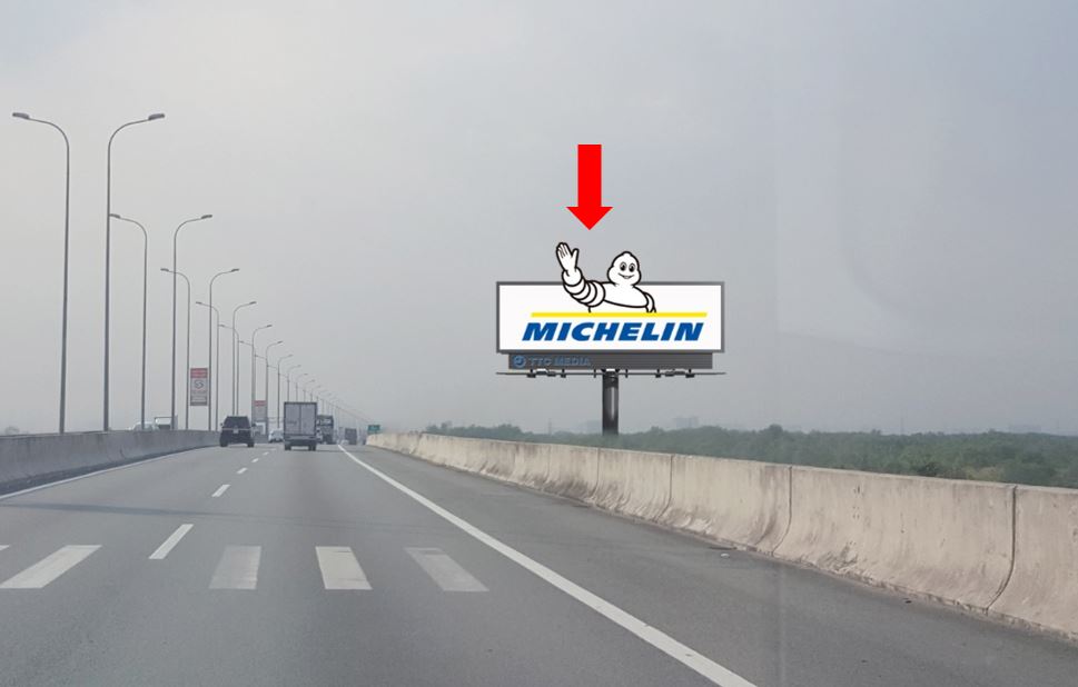 Bảng quảng cáo ngoài trời KM 9 (Bên phải) cao tốc HCM – Long Thành, quận 9, Hồ Chí Minh