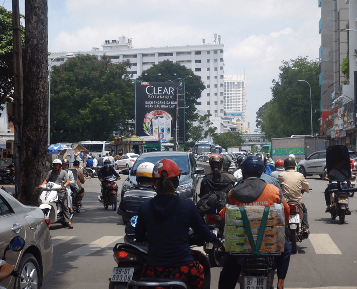 Bảng quảng cáo ngoài trời công viên An Bình, quận 5, Hồ Chí Minh