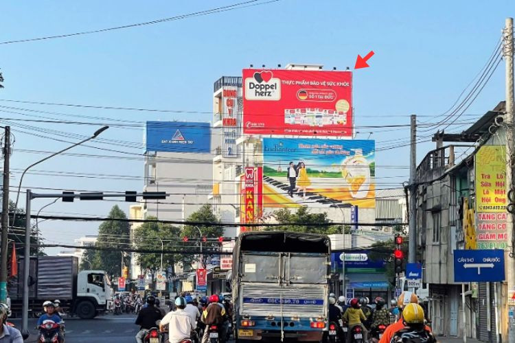 1 bảng quảng cáo ốp tường tại 290 Lý Thái Tổ, Phường Long Xuyên, An Giang