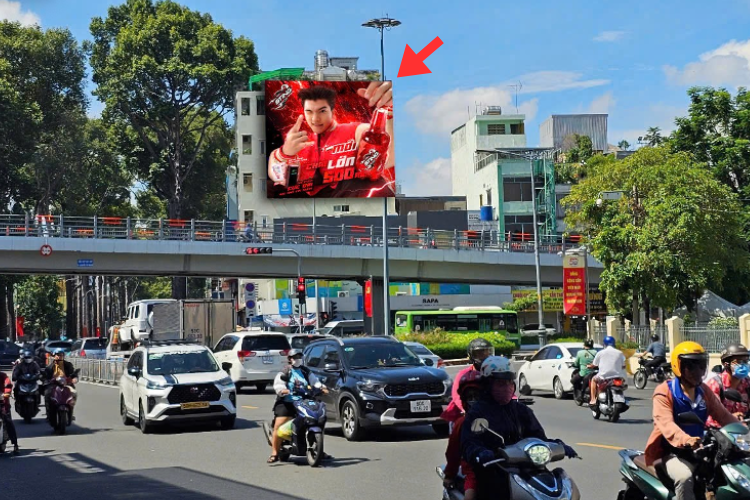 1 bảng quảng cáo ốp tường tại 543 Nguyễn Tri Phương, Phường Diên Hồng, TP. Hồ Chí Minh