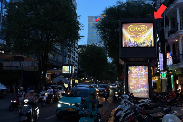 Biển quảng cáo E-tower 8 mặt tại số 15B11 Lê Thánh Tôn, phường Sài Gòn, TP. Hồ Chí Minh.