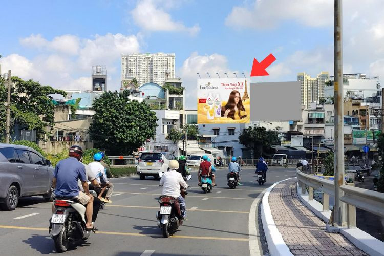 1 bảng quảng cáo ốp tường tại 466 Tùng Thiện Vương, Phường Phú Định, Tp. Hồ Chí Minh