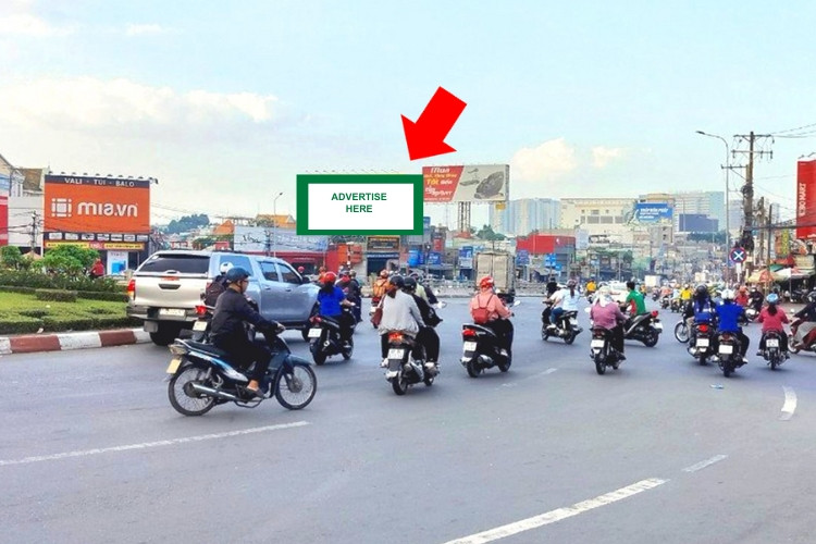 1 bảng quảng cáo ốp tường nằm ngang tại Vòng xoay Tam Hiệp, phường Tam Hiệp, Đồng Nai