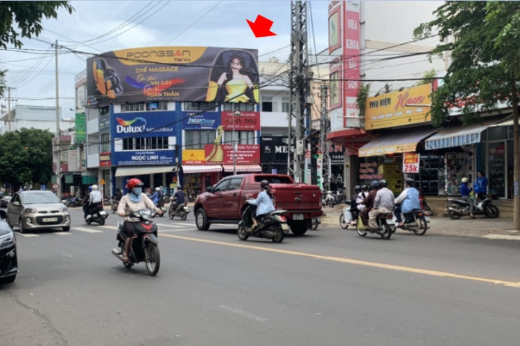 1 bảng quảng cáo treo tường nằm ngang tại 36 Phan Chu Trinh, phường Buôn Ma Thuột, Đắk Lắk (Ngã tư Phan Bội Châu – Phan Chu Trinh)