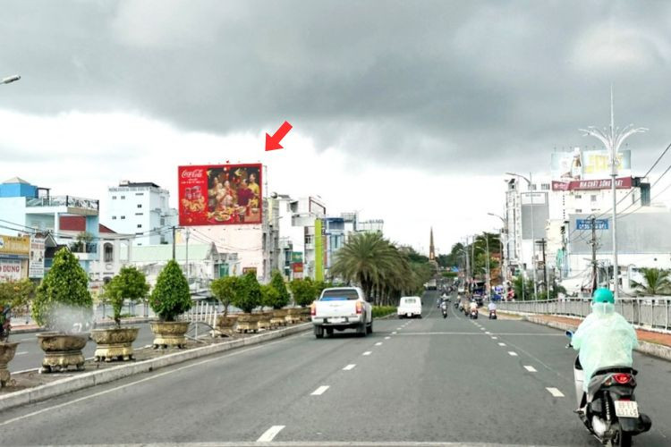 1 mặt bảng quảng cáo treo tường tại 22 Hùng Vương, An Xuyên, Cà Mau