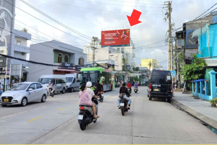 1 bảng quảng cáo ốp tường nằm ngang tại 18 Trần Hưng Đạo, Khu Hành Chính – Kinh Tế Đặc Biệt Phú Quốc, An Giang
