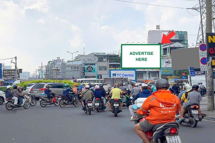 1 bảng quảng cáo ốp tườn tại 1093 Hậu Giang, Phường Bình Phú, Tp. Hồ Chí Minh